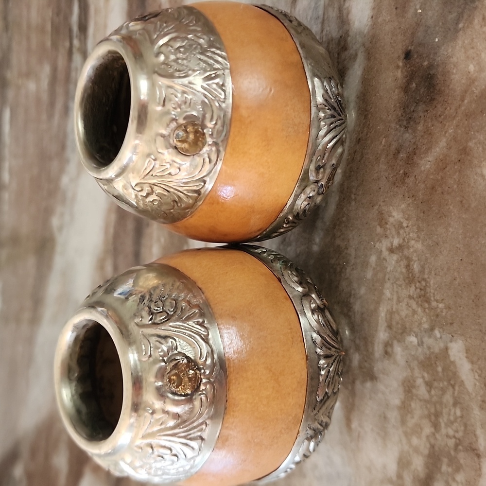 Calabash Gourd W/ Alpaca Silver Yerba Mate Cups.